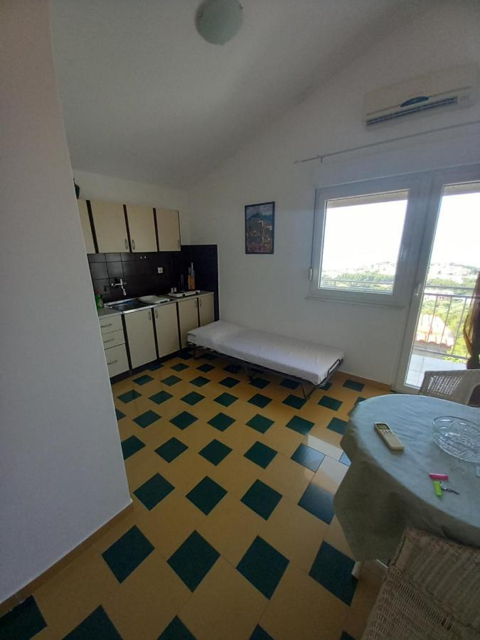 Sea View Apartments Подстрана Екстериор снимка