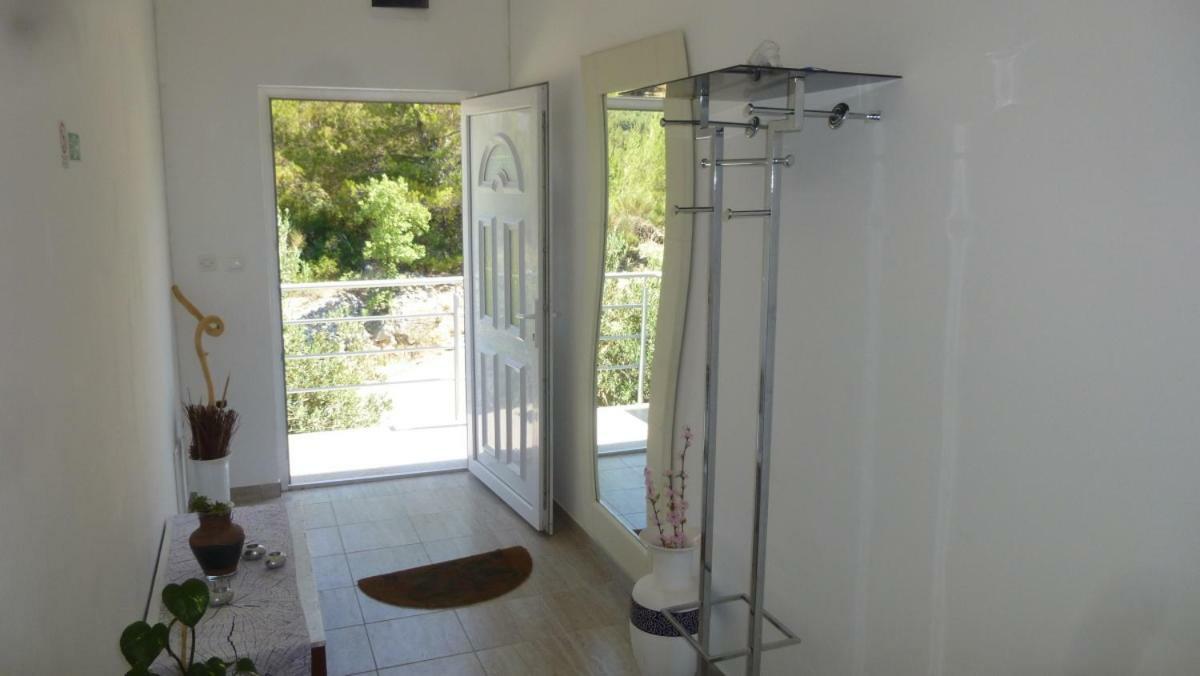 Sea View Apartments Подстрана Екстериор снимка